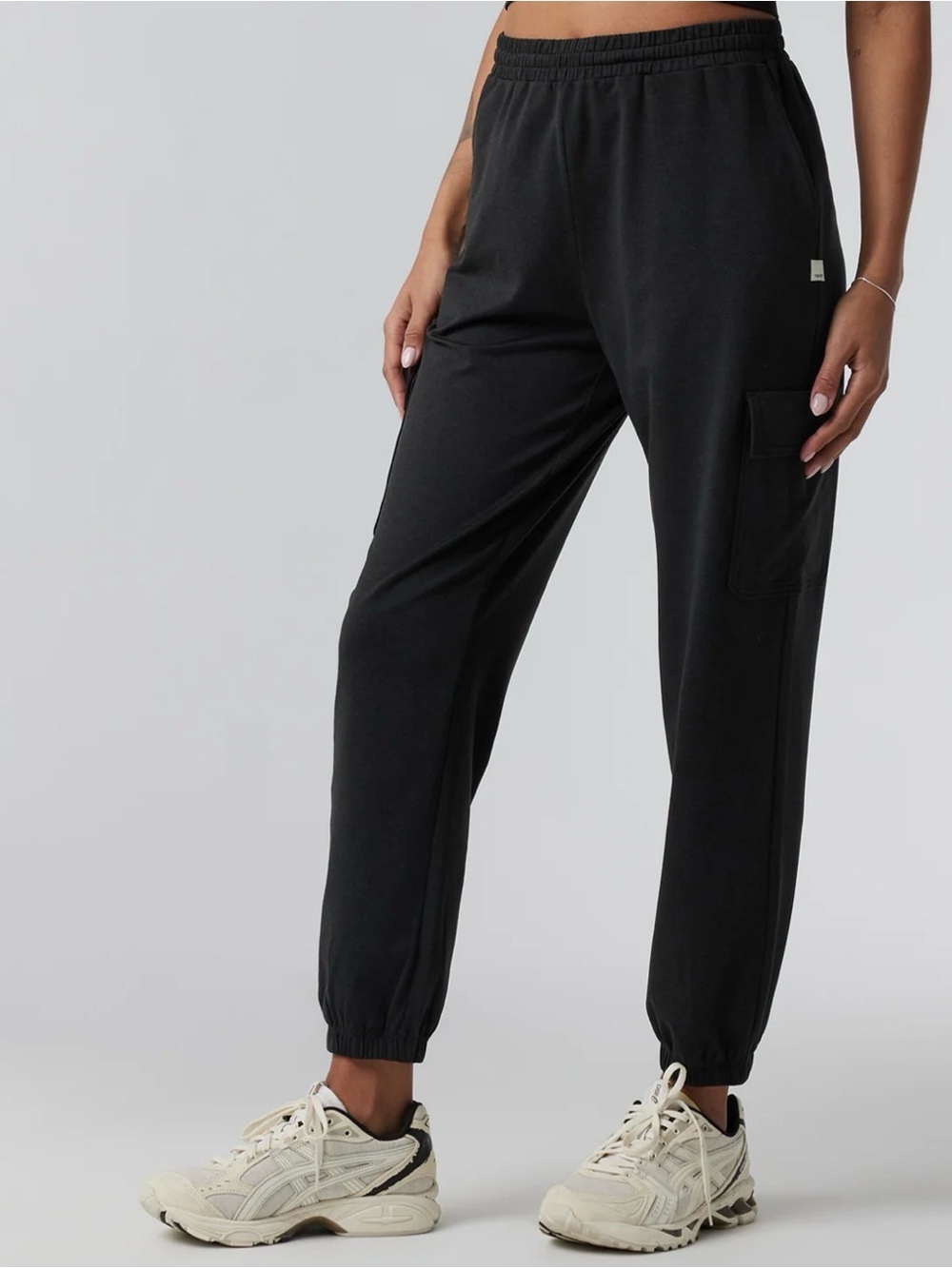 Vuori Women’s Boyfriend Cargo Sweatpants Size Small